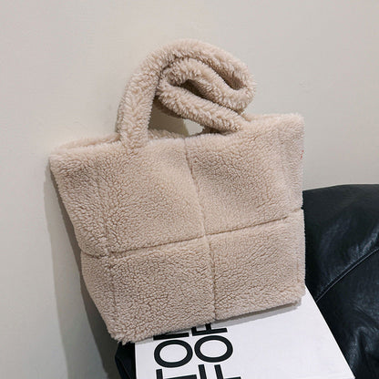 Sac de luxe en peluche pour femme – Élégance et confort pour l'hiver - Lune brodée