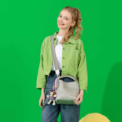 Bolsa Juni con Estuche: Estilo y Versatilidad en Blanco