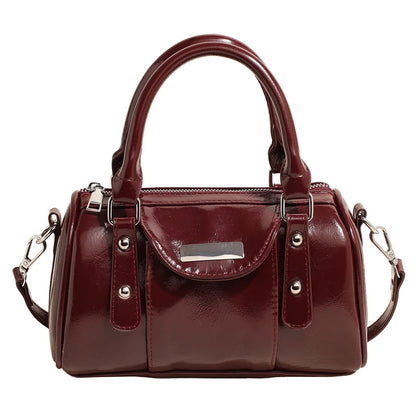 Borsa Cilindrica Elegante per Donna: Il Tuo Alleato di Stile e Comodità - Luna Ricamata