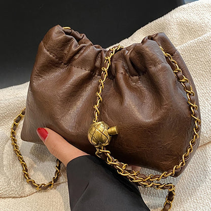 Borsa a spalla di moda con catena dorata — Eleganza e stile per ogni occasione - Luna ricamata